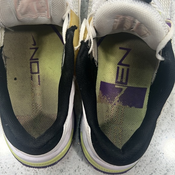 Nike Metcons - Picture 7 of 7